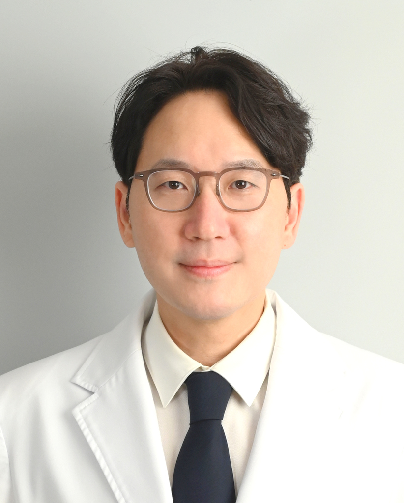 여름 휴가 후 지속되는 무릎 통증, 주의 필요