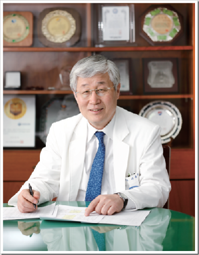 부드러운 카리스마, 이춘용 한양대학교병원장 (비뇨기과 교수)