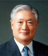 최 일 용