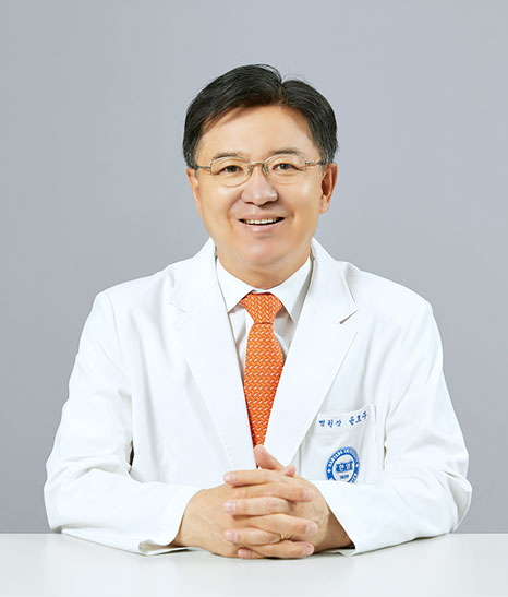한양대학교 의무부총장 겸 의료원장 윤호주